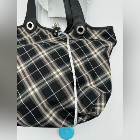 Burberry-Authentic-Blue Label Reversable Hand Tote Bag Nova Check Black - Picture 5 of 16